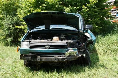 Knittlingen: Schwerer Verkehrsunfall fordert 3 Verletzte darunter ein Kind